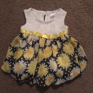Beautiful daisy dress